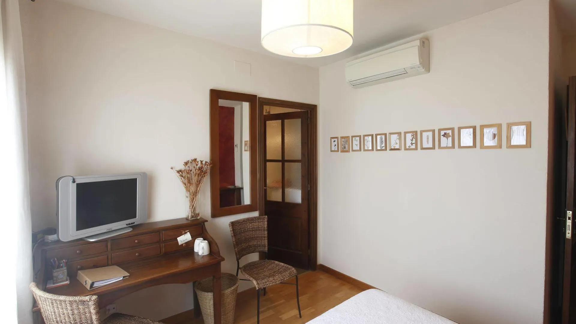 El Cau de Palau Hostal España